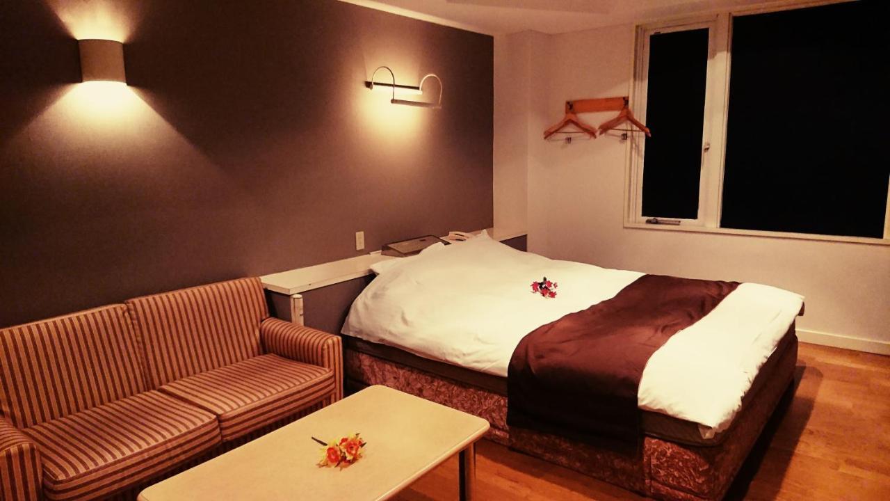 פוקוצ'יאמה Aloha Inn Aine (Adults Only) מראה חיצוני תמונה